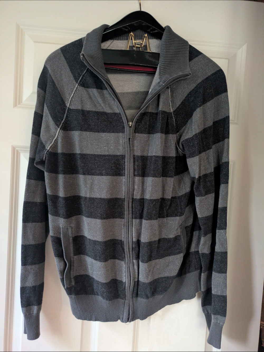 Kenneth Cole Reaction Men's Black and Gray Striped Crewneck Sweater With Pockets